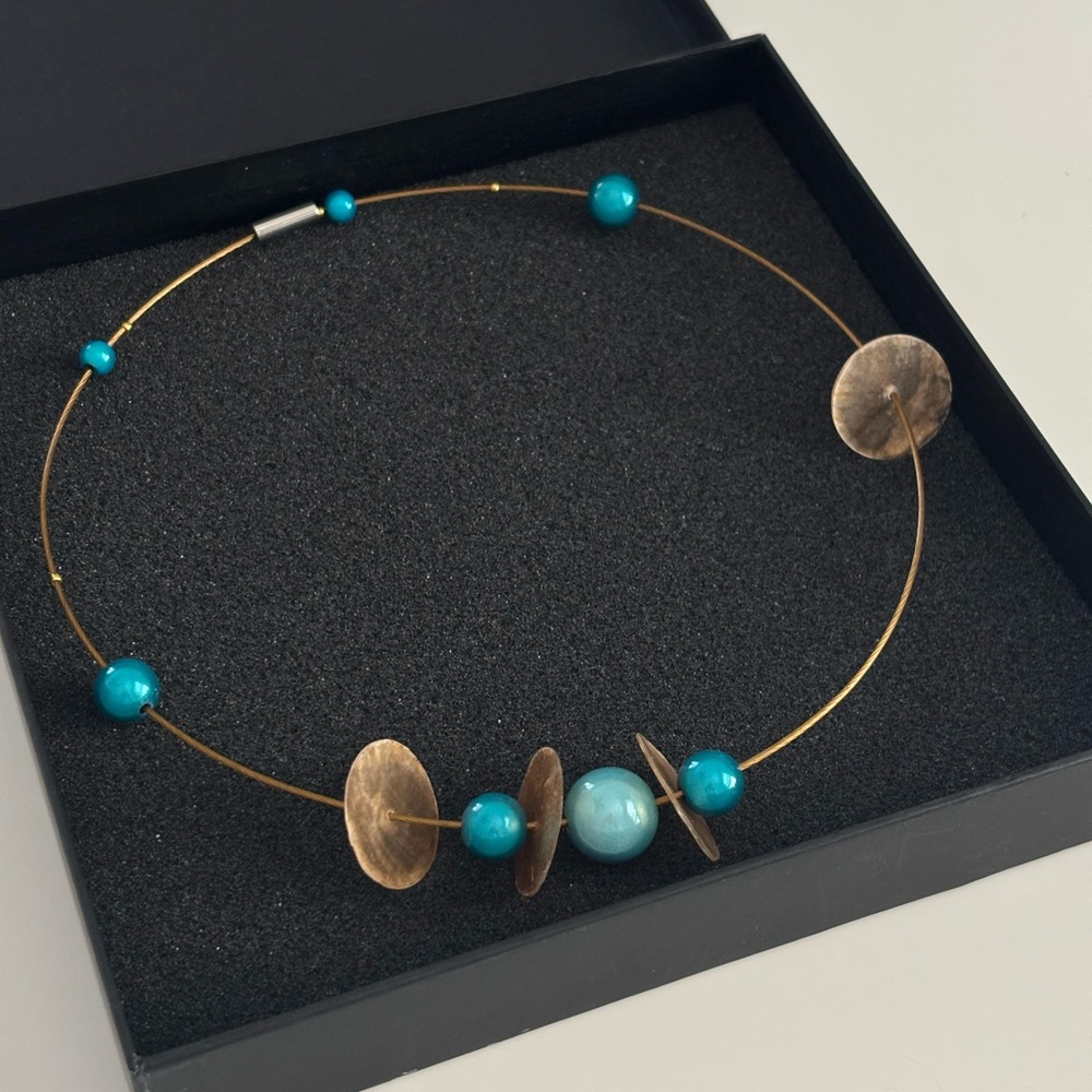 Elegant Gold and Turquoise Necklace